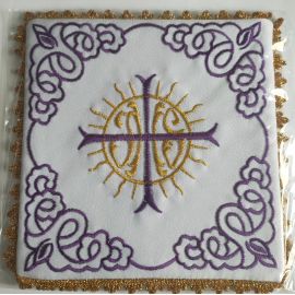 Palka haftowana IHS + ornament fioletowy (22) - BIELIZNA KIELICHOWA
