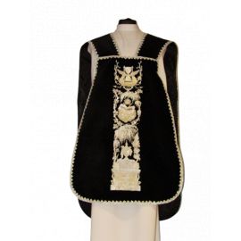 Ornat rzymski haftowany czarny, Alfa i Omega (63) - Ornaty rzymskie - zdjęcie 2 - Ornat rzymski haftowany czarny, Alfa i Omega (63)