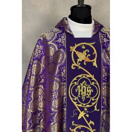Ornat gotycki fioletowy, haftowany IHS (18K) - Ornaty fioletowe - zdjęcie 3 - Ornat gotycki fioletowy, haftowany IHS (18K)
