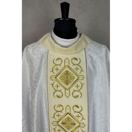 Ornat gotycki biały, haftowany, pas aksamit (80K) - Ornaty białe/ ecru - zdjęcie 3 - Ornat gotycki biały, haftowany, pas aksamit (80K)
