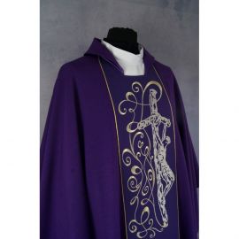 Ornat gotycki fioletowy, haftowany Chrystus na krzyżu (144K) - ORNATY NA WIELKI POST - zdjęcie 2 - Ornat gotycki fioletowy, haftowany Chrystus na krzyżu (144K)