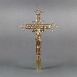 Krzyż mosiężny procesyjny - wysokość ok. 50 cm. - KRZYŻE OŁTARZOWE, PROCESYJNE