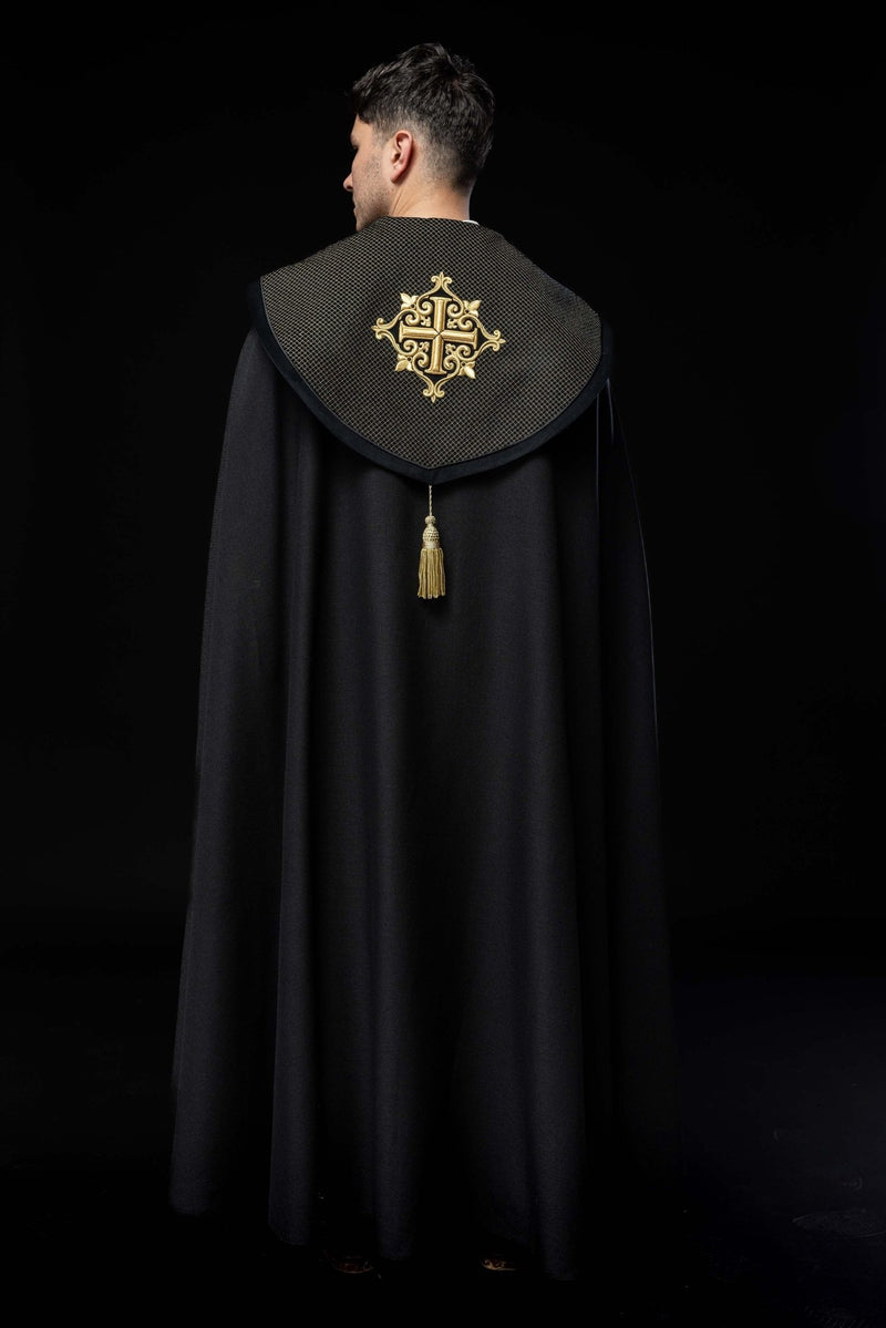 Kapa liturgiczna czarna, haftowana, aksamitny czarny pas (30H) - KAPY LITURGICZNE - zdjęcie 4