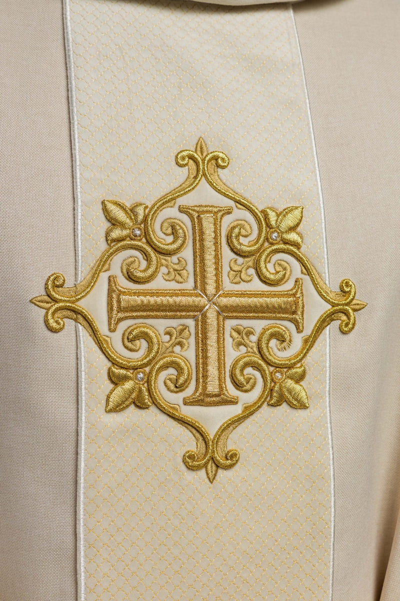 Ornat haftowany ecru, pas aksamit, symbol krzyży (H216) - Ornaty białe/ ecru - zdjęcie 2