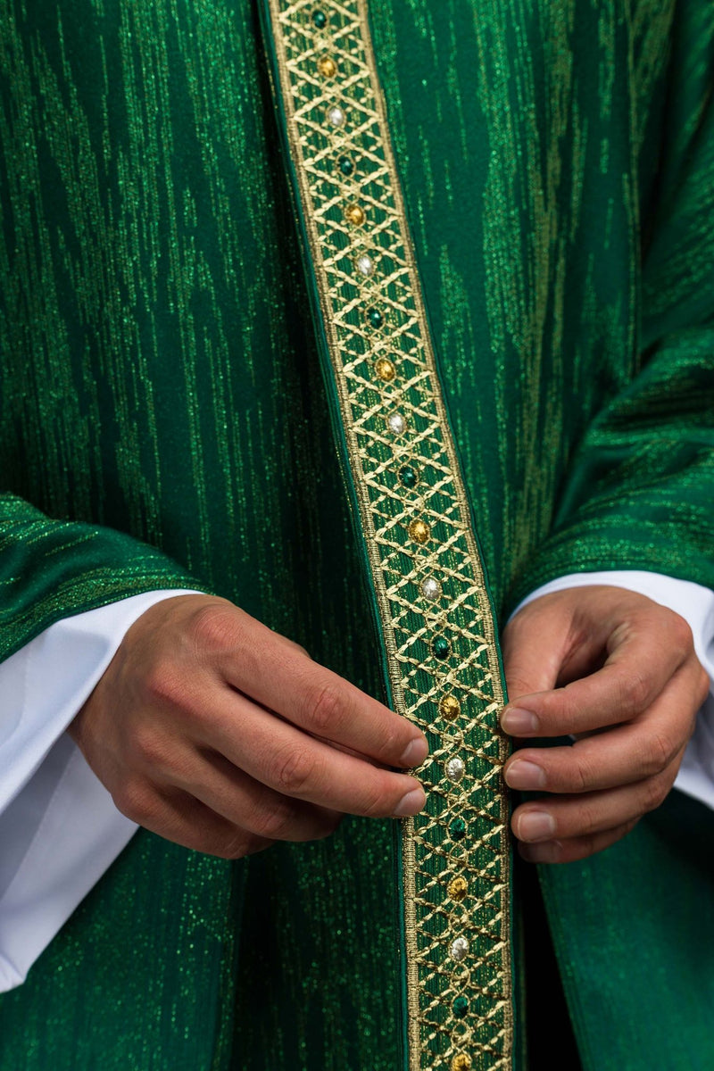 Ornat zielony, z haftowanym kołnierzem i pasem (H223) - ORNATY NA WIELKI POST - zdjęcie 4