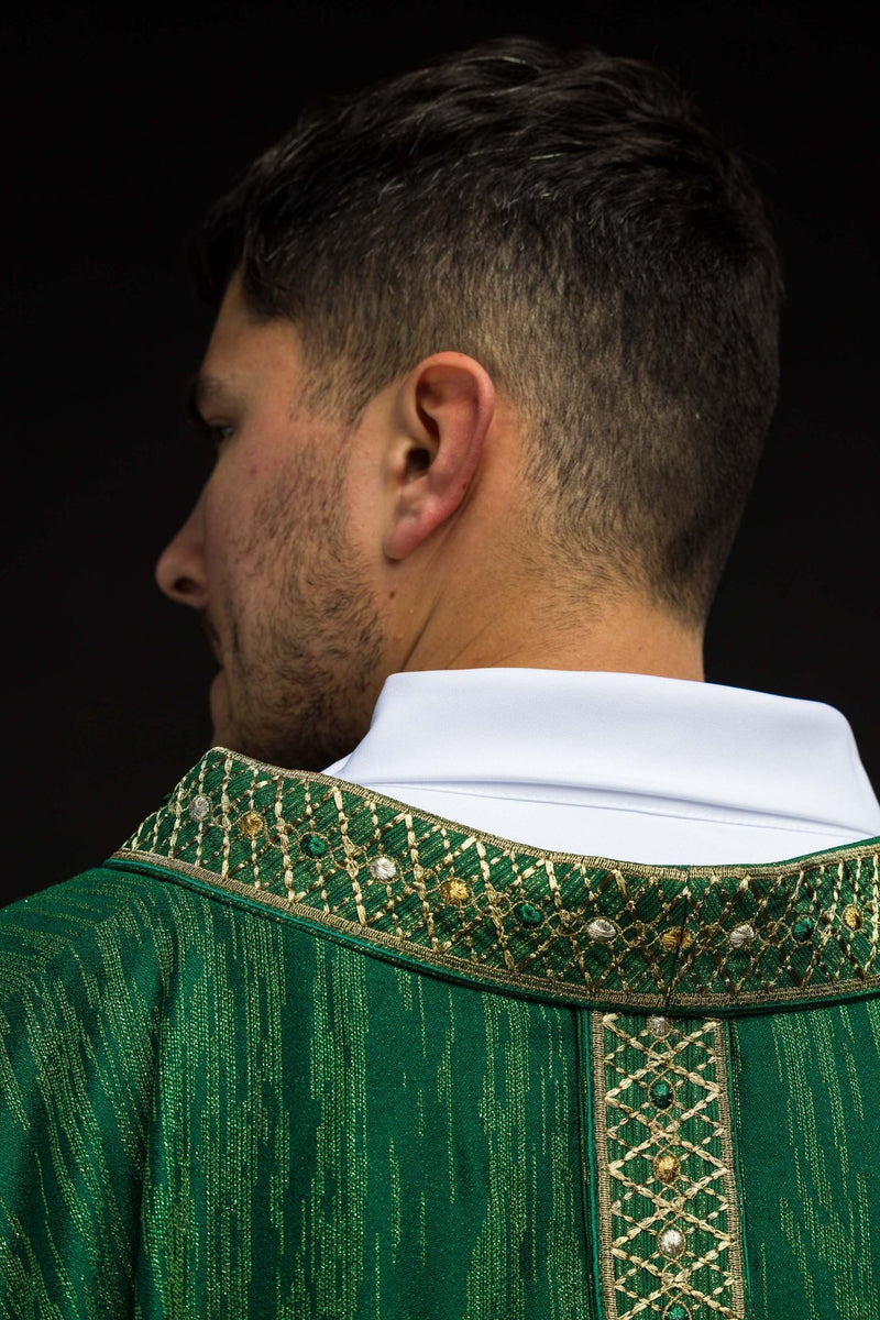 Ornat zielony, z haftowanym kołnierzem i pasem (H223) - ORNATY NA WIELKI POST - zdjęcie 6