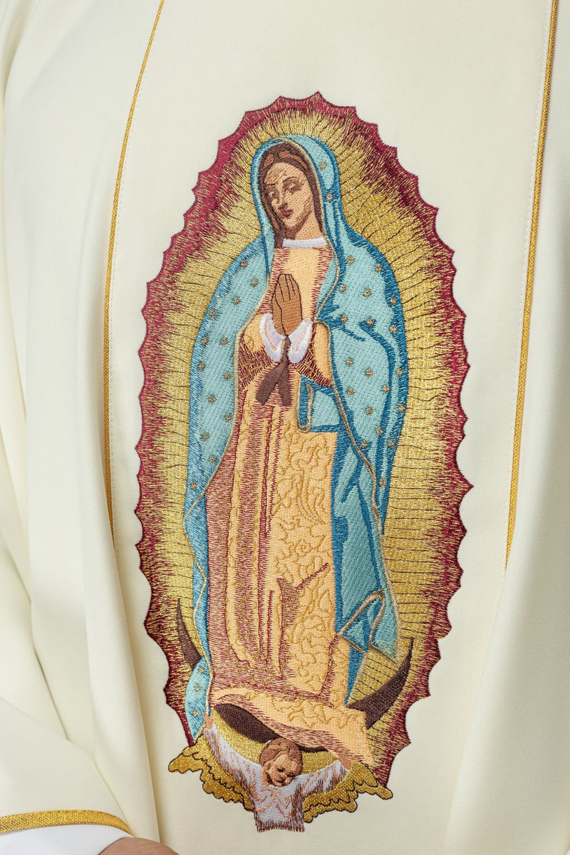 Ornat z haftowanym wizerunkiem Matki Bożej Guadalupe - Ornaty Maryjne - zdjęcie 3