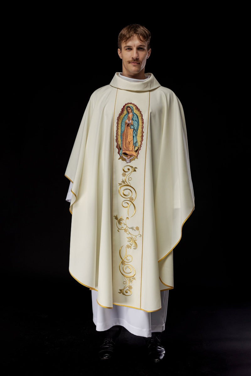 Ornat z haftowanym wizerunkiem Matki Bożej Guadalupe - Ornaty Maryjne - zdjęcie 7