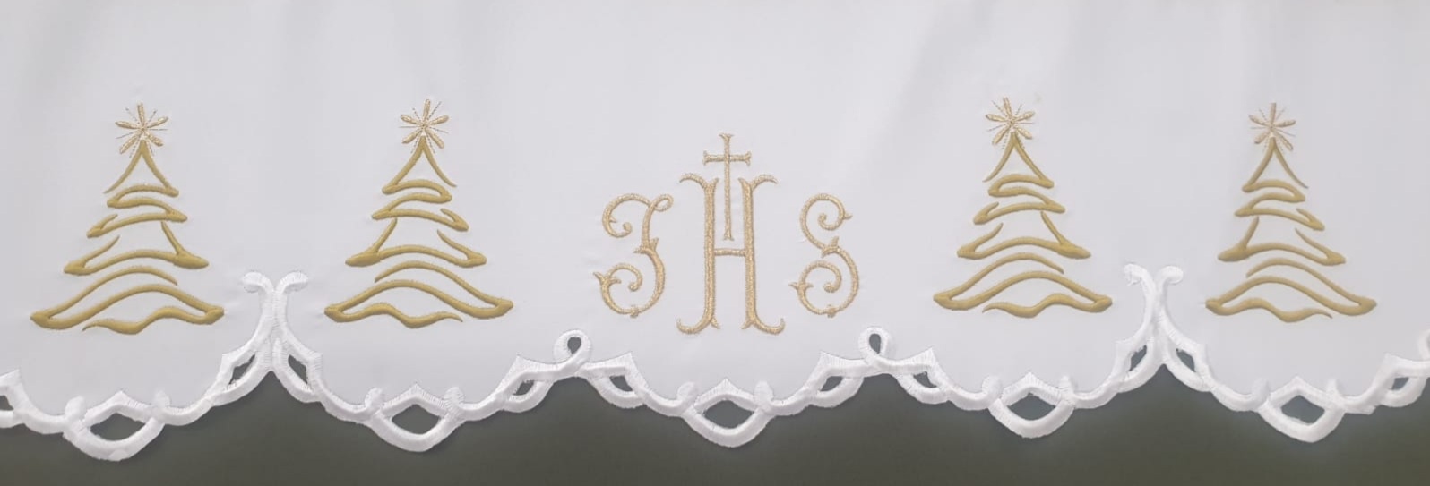 Obrus ołtarzowy haftowany Choinki + IHS (238) - OBRUSY OŁTARZOWE