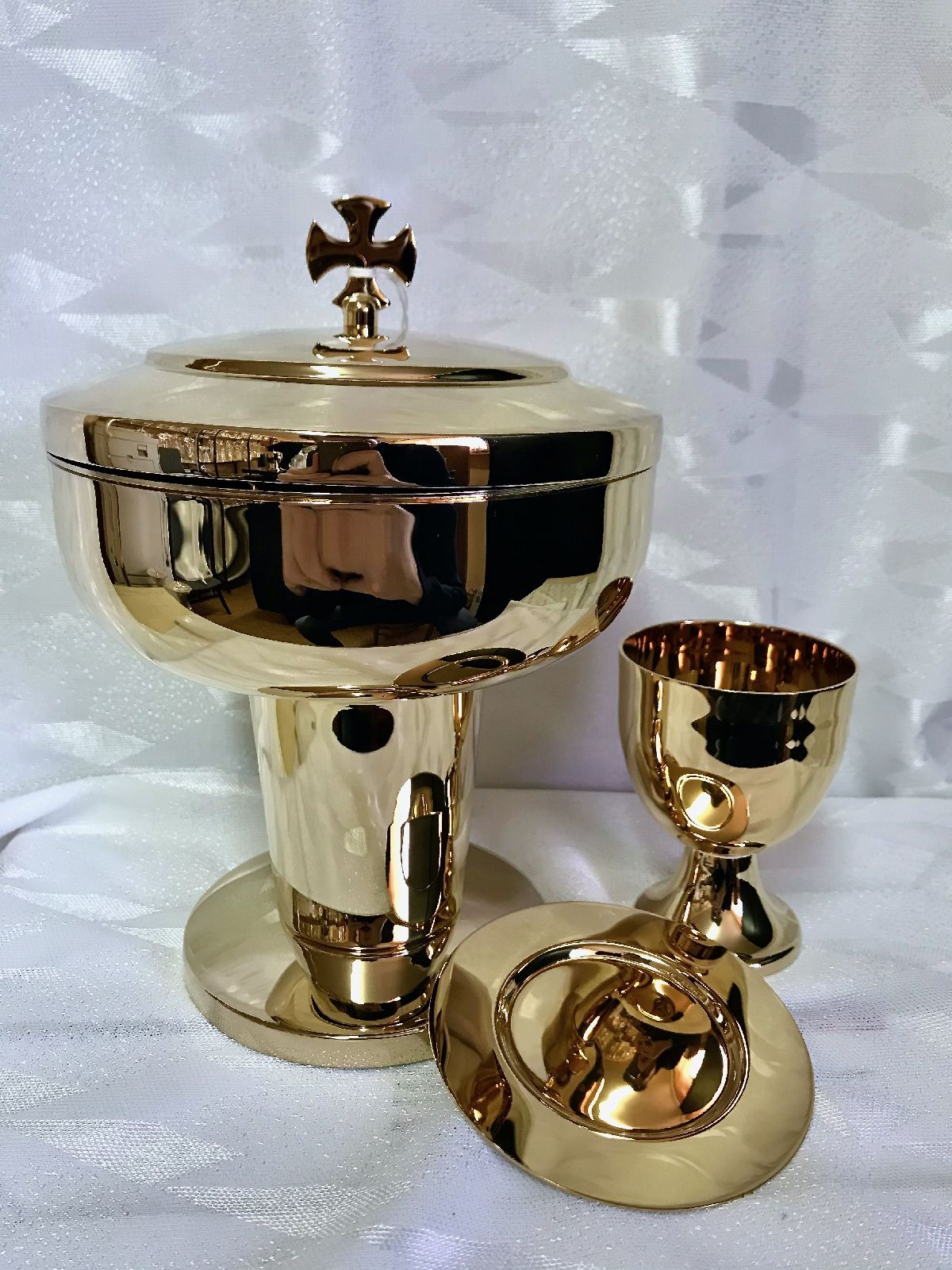Puszka pod dwiema postaciami - koncelebra, mosiężna, pozłacana 19 cm - PUSZKI MSZALNE - Nowość