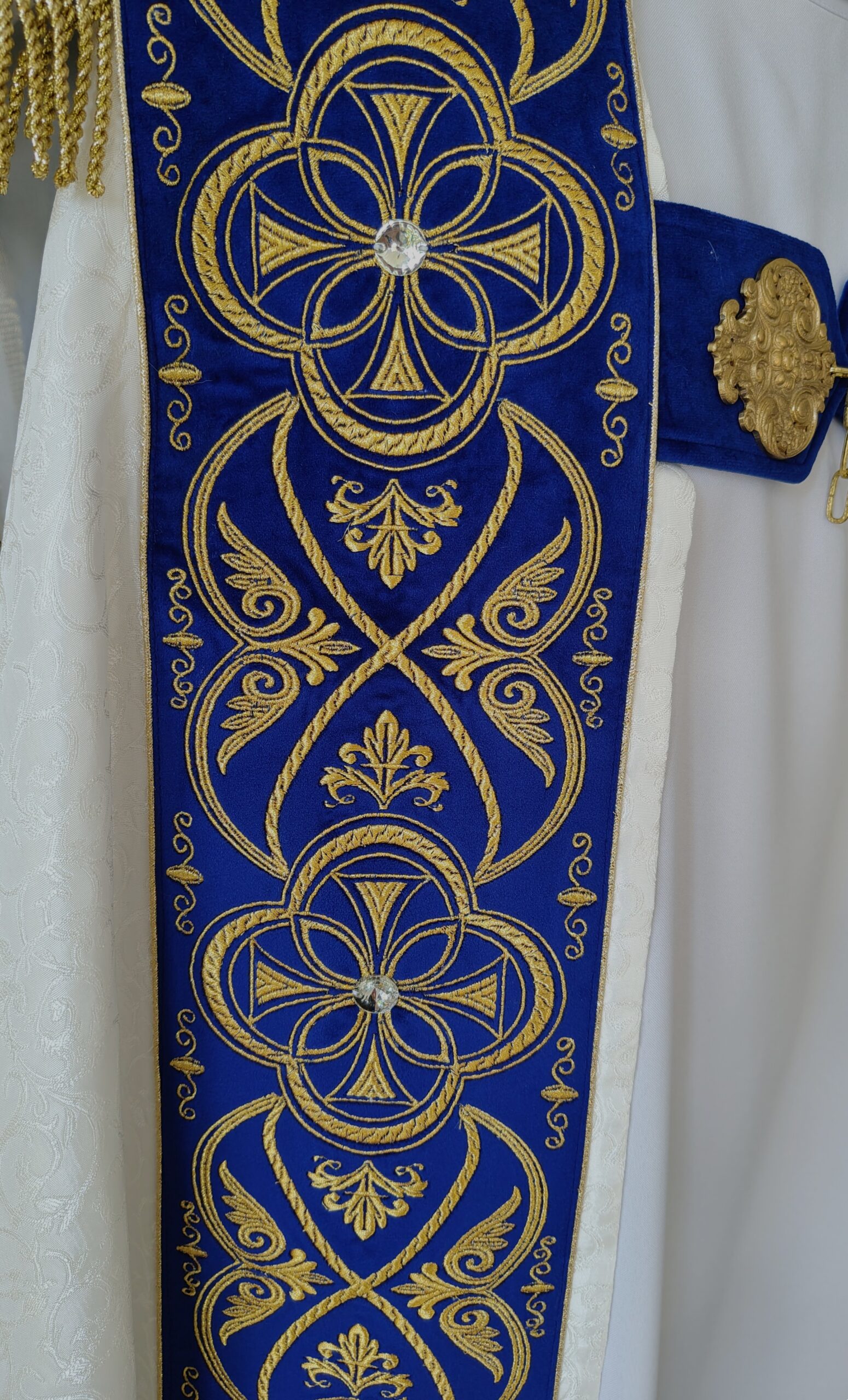 Kapa rzymska maryjna, haftowana, aksamitne pasy - KAPY LITURGICZNE - zdjęcie 3
