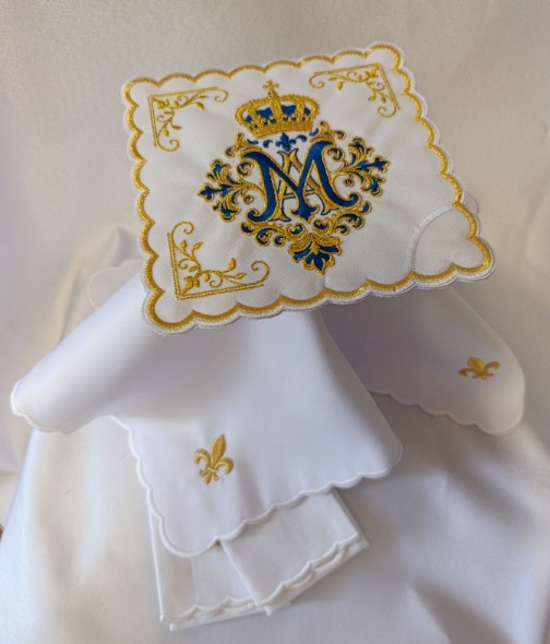 Bielizna kielichowa z motywem maryjnym i koroną – komplet 4 części - Maryjne - Nowość