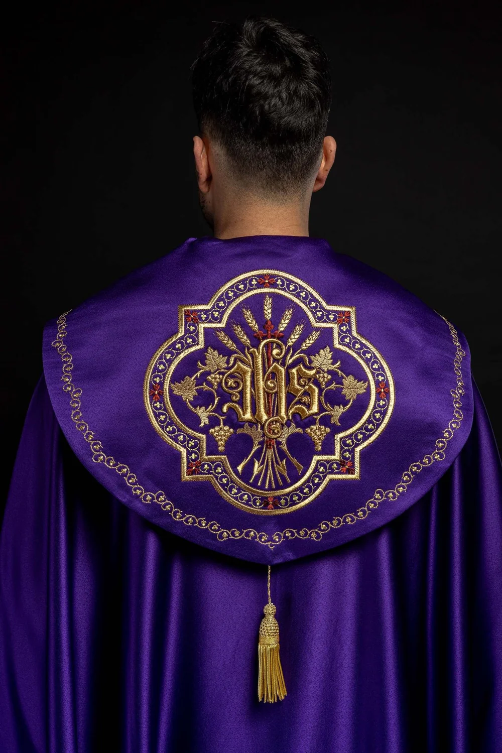 Kapa liturgiczna haftowana IHS - fioletowa (34) - KAPY LITURGICZNE - zdjęcie 2