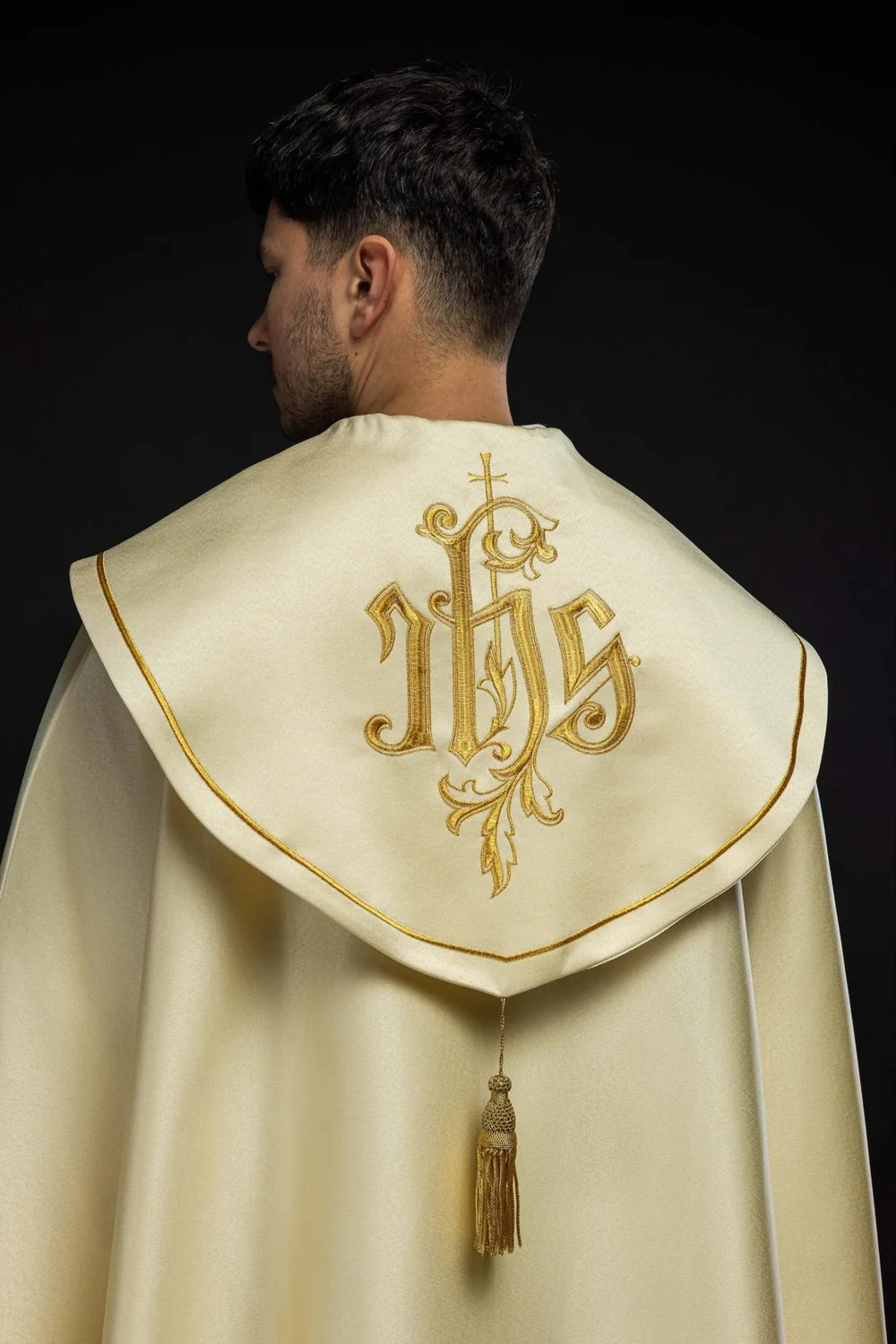 Kapa liturgiczna haftowana IHS - ecru (36) - KAPY LITURGICZNE - zdjęcie 2