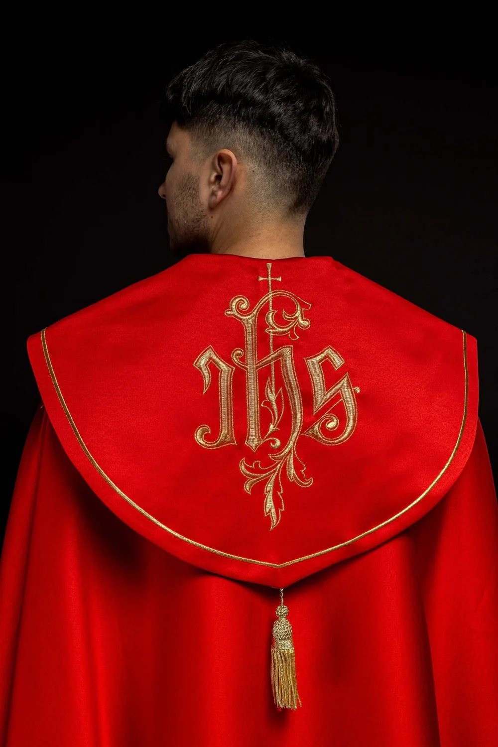 Kapa liturgiczna haftowana IHS - czerwona (38) - KAPY LITURGICZNE - zdjęcie 4