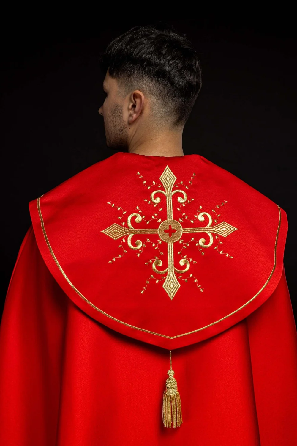 Kapa liturgiczna haftowana Krzyż - czerwona (39) - KAPY LITURGICZNE - zdjęcie 4