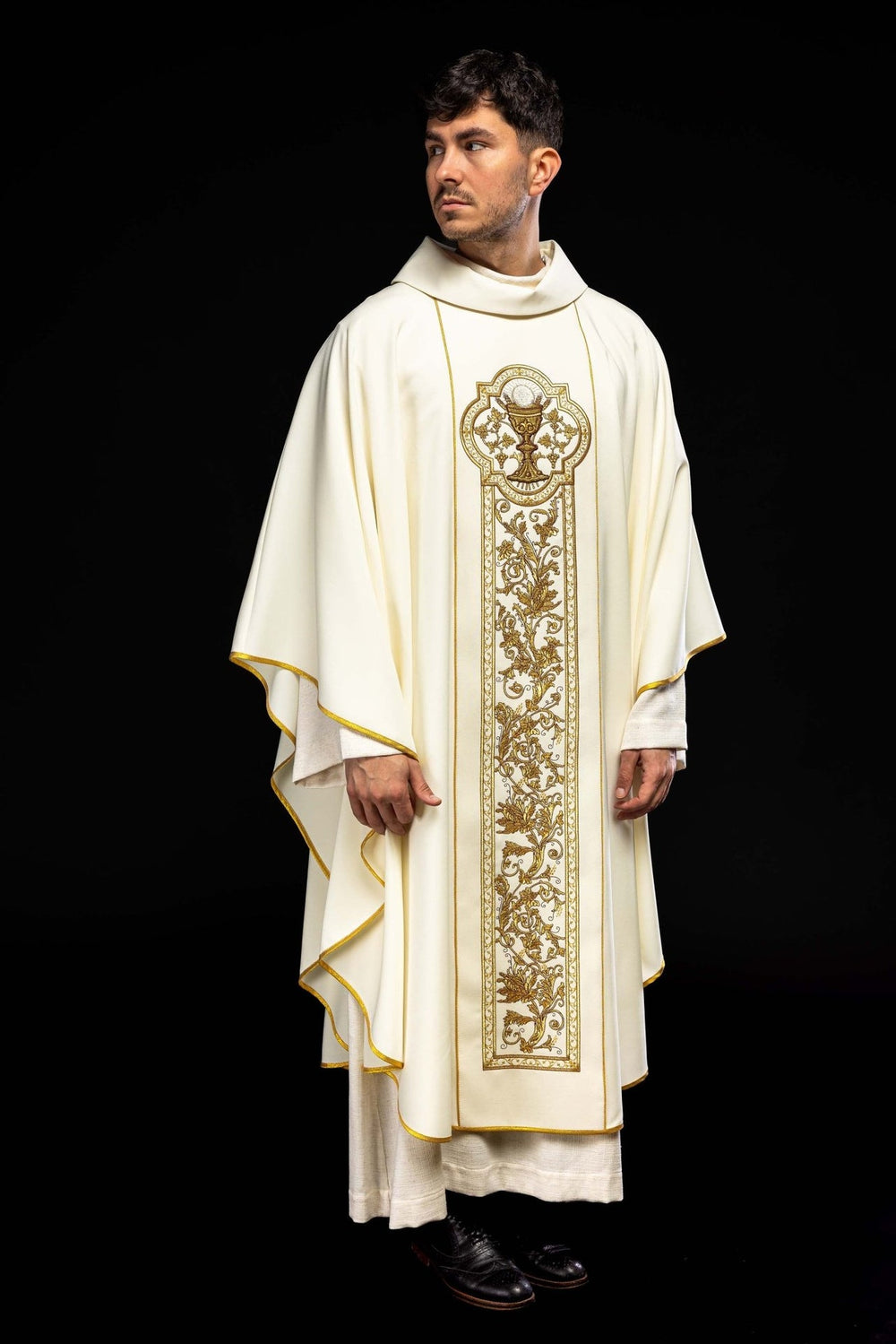 Ornat haftowany z symbolem kielicha eucharystycznego - ecru (H12) - Ornaty białe/ ecru - zdjęcie 2