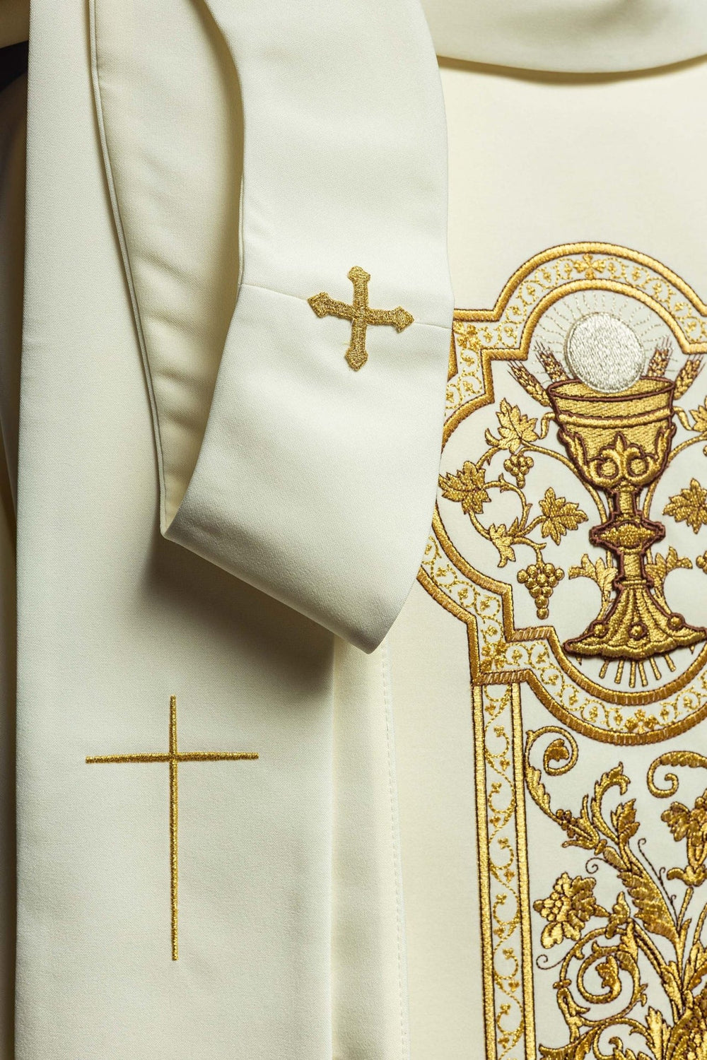 Ornat haftowany z symbolem kielicha eucharystycznego - ecru (H12) - Ornaty białe/ ecru - zdjęcie 5