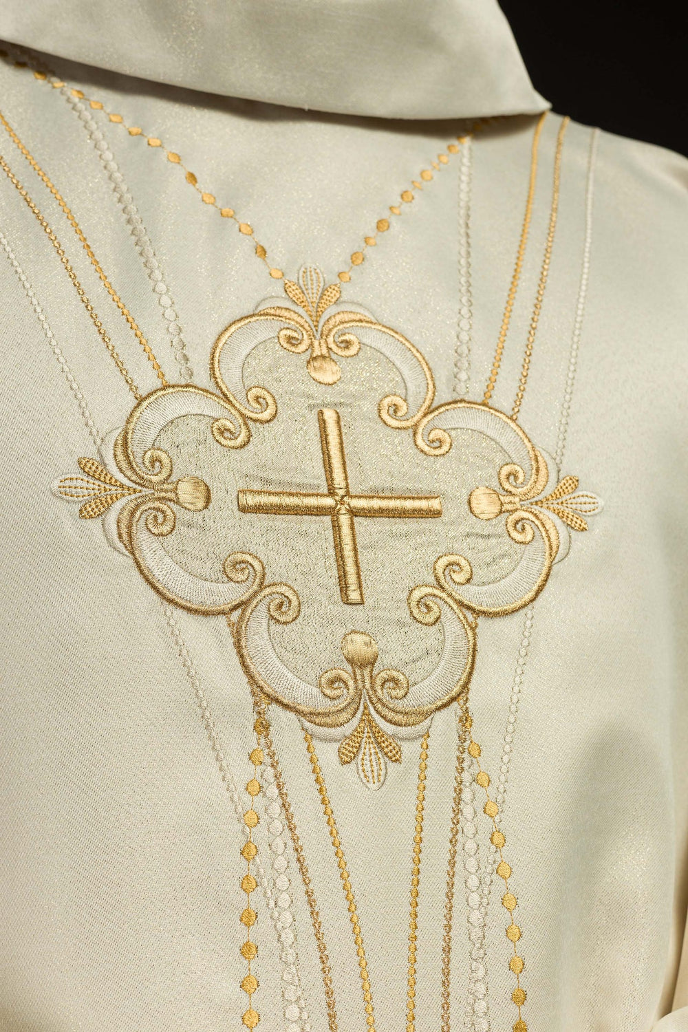 Ornat inspirowany różańcem - błyszcząca ecru tkanina (H66) - Ornaty białe/ ecru - zdjęcie 4