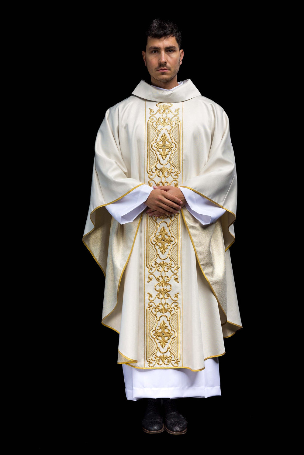 Ornat bogato haftowany, tkanina błyszcząca - ecru (H76) - Ornaty białe/ ecru - zdjęcie 2
