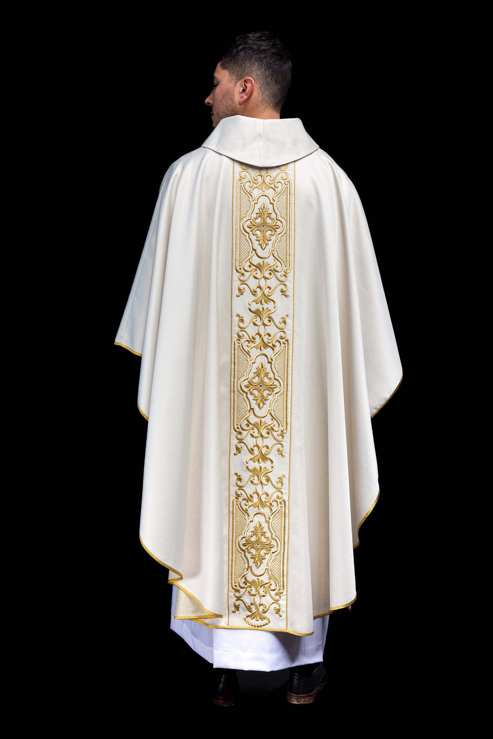 Ornat bogato haftowany, tkanina błyszcząca - ecru (H76) - Ornaty białe/ ecru - zdjęcie 6