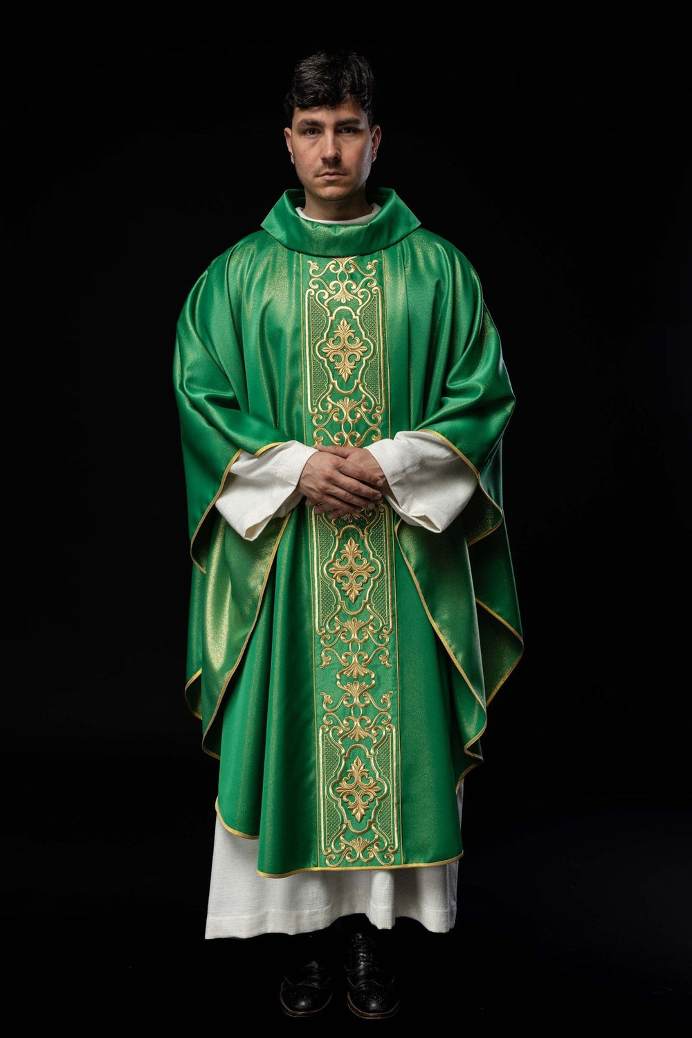 Ornat bogato haftowany, tkanina błyszcząca - zielony (H78) - Ornaty zielone - zdjęcie 2
