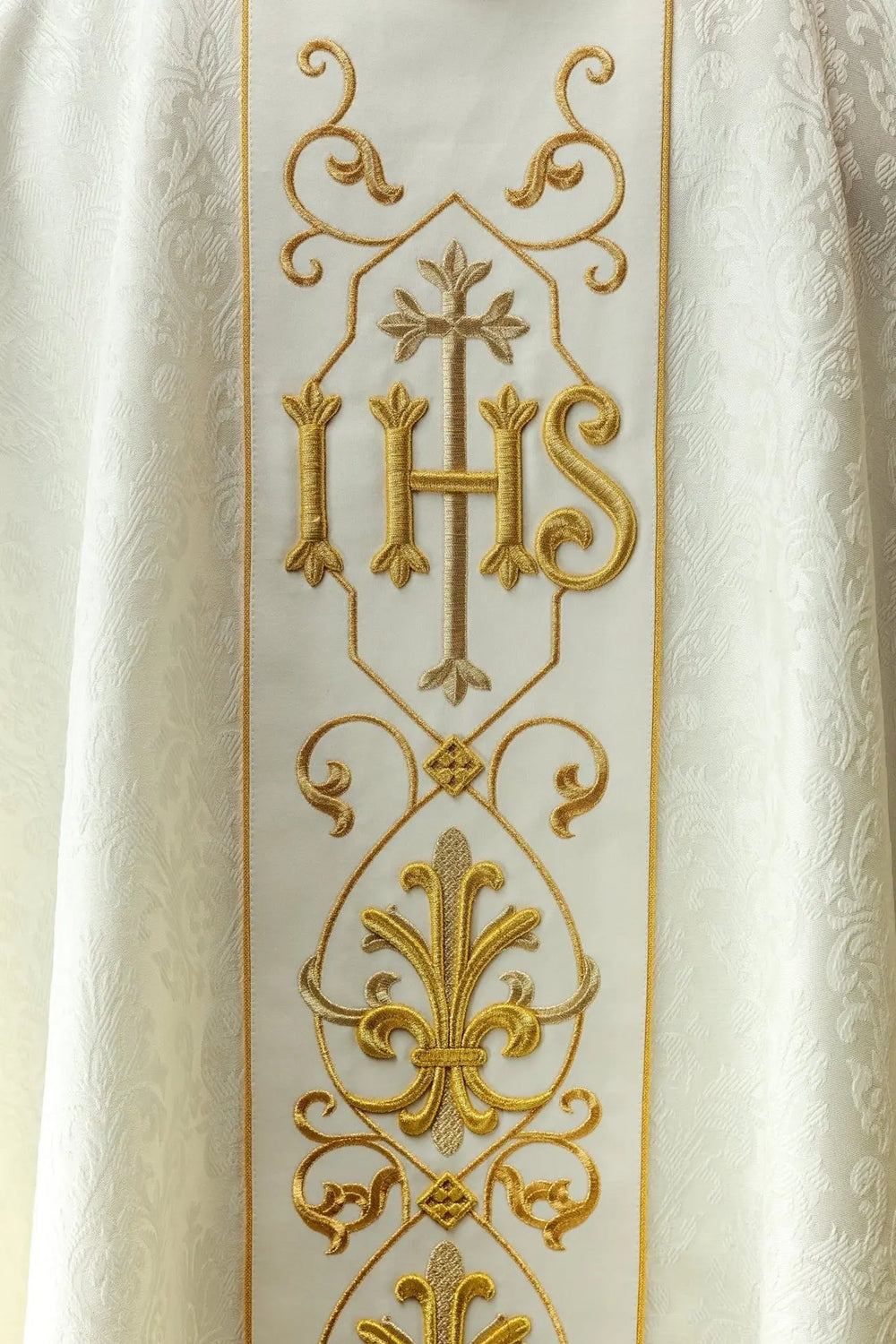 Ornat bogato haftowany IHS - ecru (H163) - Ornaty białe/ ecru - zdjęcie 3