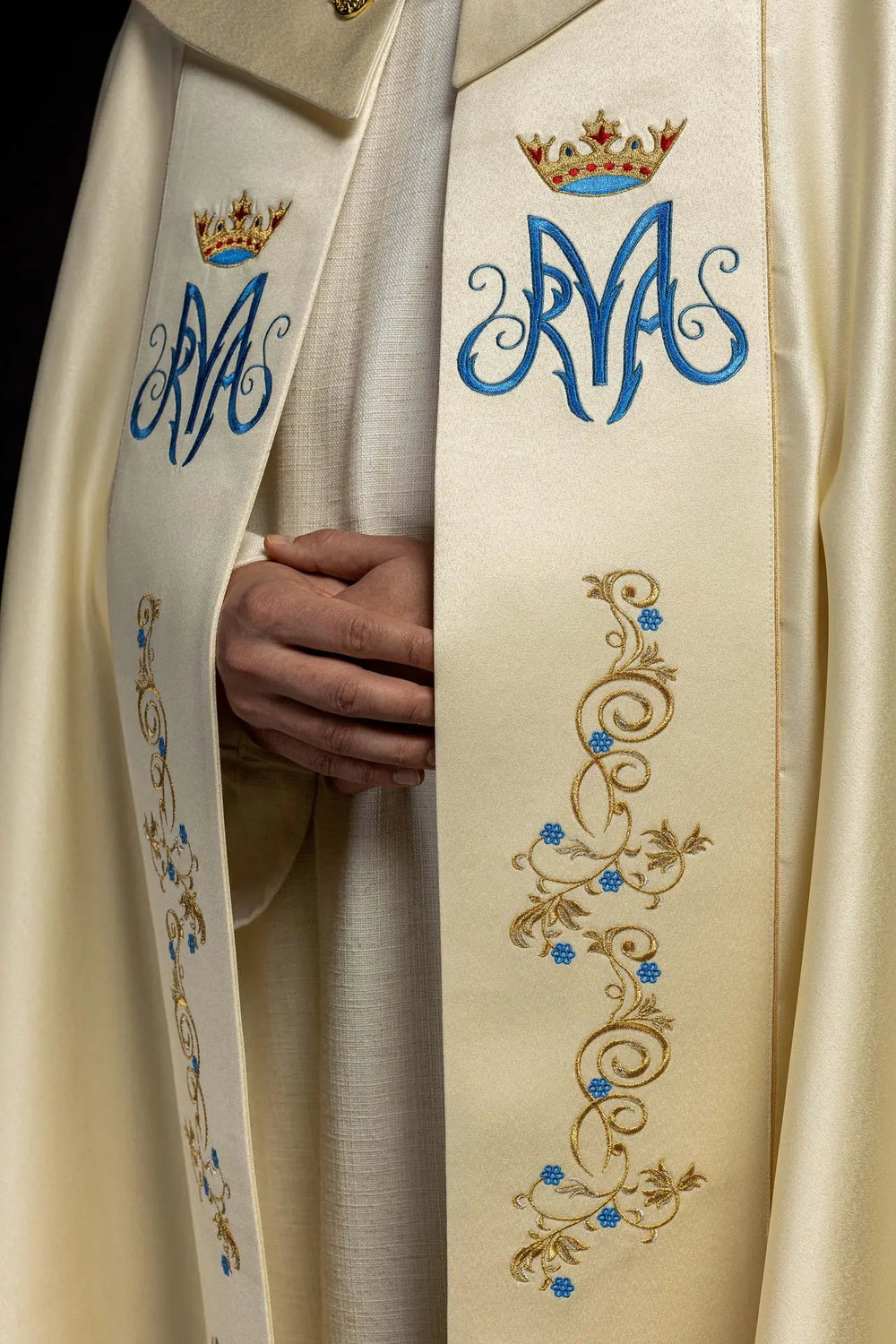 Kapa haftowana maryjna ecru - (14H) - KAPY LITURGICZNE - zdjęcie 3