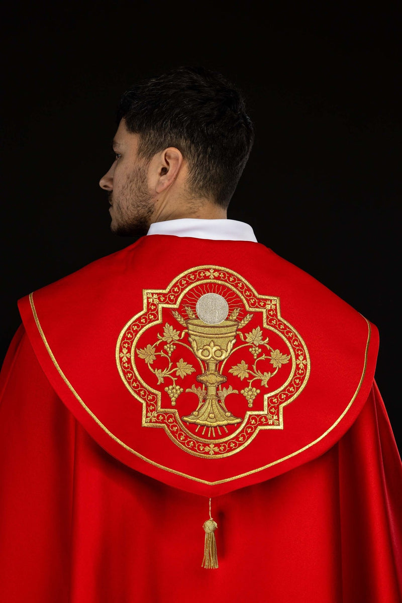 Kapa bogato haftowana, kielich - czerwona (16H) - KAPY LITURGICZNE